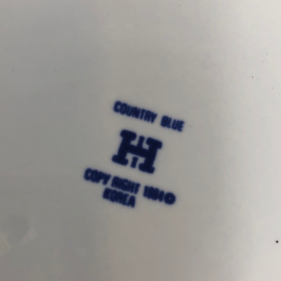 Country Blue IH Rooster 5” Casserole Dish w/Lid - Picture 4 of 8